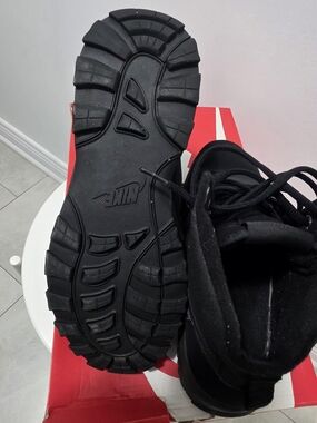 Nike Men's Black Manoadome  Boots